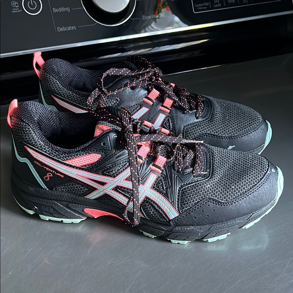 Asics Gel Venture 8 - size 8